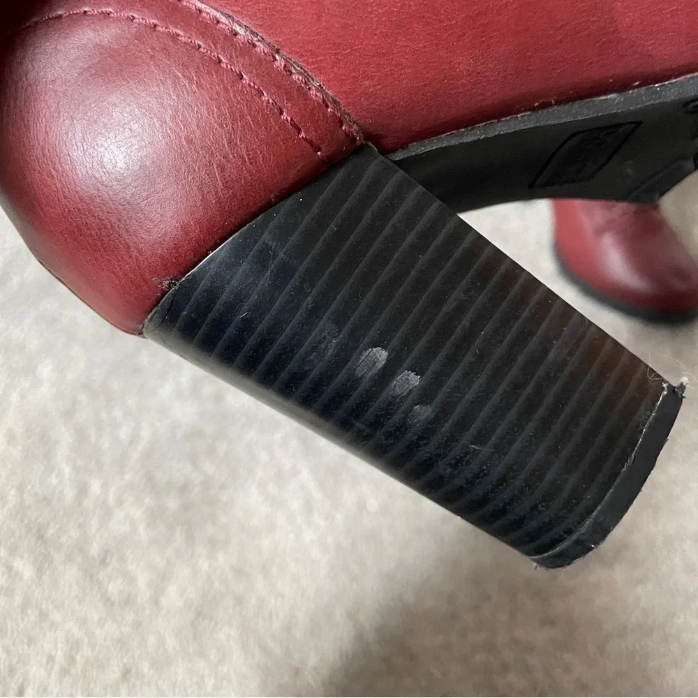 Dolce by Mojo Moxy WitchyFaux‎ leather Red-burgundy ankle boot Whimsigoth Size 8